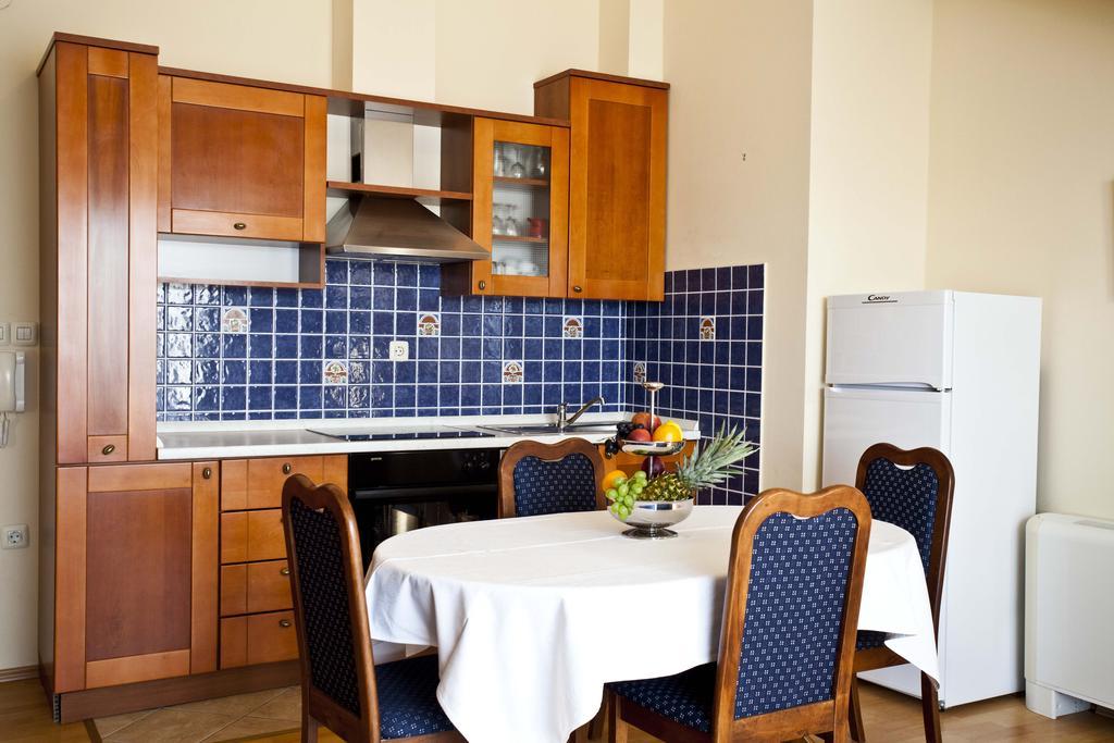 Studio Apartmani Bijeli Delfin Biograd Na Moru Camera foto