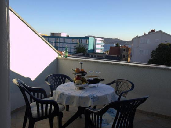 Studio Apartmani Bijeli Delfin Biograd Na Moru Esterno foto